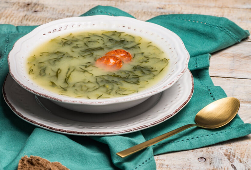 Caldo verde (Imagem: homydesignn 
| Shutterstock)