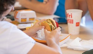 Venda de Big Mac na campanha beneficia instituições sociais