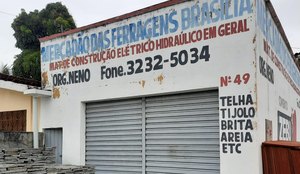 Homem foi morto em frente a estabelecimento onde trabalhava.