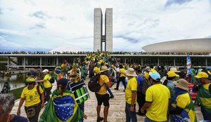 Atos golpistas aconteceram na Praça dos Três Poderes, em Brasília