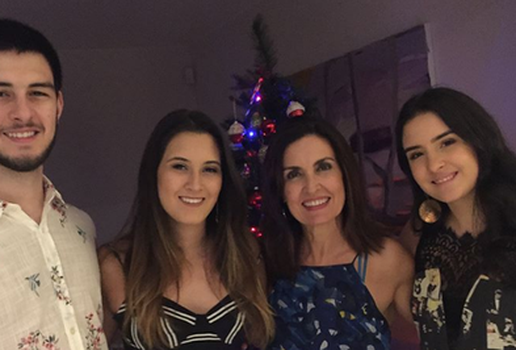 FATIMA BERNARDES E NATAL COM OS FILHOS