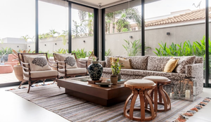 A primavera traz frescor e leveza para a decoração (Projeto: Paiva e Passarini Arquitetura | Imagem: Xavier Neto)