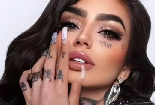 Cantora brasileira morre durante cirurgia plastica em clinica na Turquia