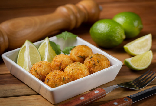Bolinho de bacalhau (Imagem: WS-Studio | Shutterstock)