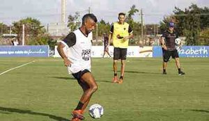 Leo Moura treina no Botafogo PB