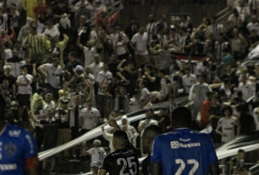 Botafogo-PB e Paysandu se enfrentaram no estádio Almeidão