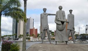 Monumento aos pioneiros da borborema cidade de campina grande paraiba brasil