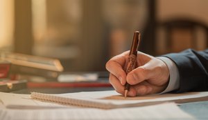 Cartorio pessoa assinando