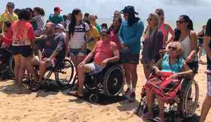 Manifestantes praia deficientes joao pessoa