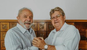 João Azevedo se reúne com Lula em Recife