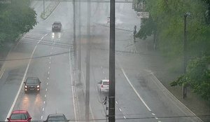 Dia começou com chuva na capital paraibana