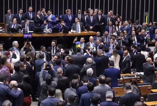 Votacao camara dos deputados pec blindagem