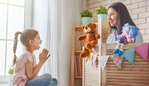 As férias escolares podem ser uma oportunidade valiosa de conexão afetiva e desenvolvimento emocional (Imagem: Yuganov Konstantin | Shutterstock)