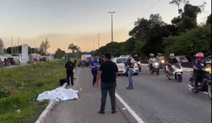 Motociclista morre ao colidir contra carro na BR-230, em João Pessoa