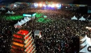 Festa reune milhares de pessoas no estádio 'O Bezerrão'