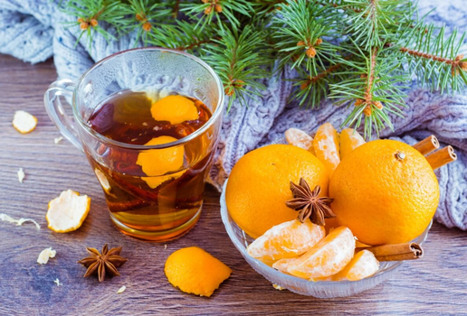 Chá de laranja e tangerina com canela e anis-estrelado (Imagem: Rui Elena | Shutterstock)