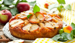 Bolo de maçã invertido (Imagem: Kolpakova Svetlana | Shutterstock)