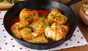 Charuto de repolho com carne moída (Imagem: Elena Veselova | Shutterstock)