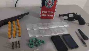 Policia Militar apreende armas de fogo e drogas em municipio do Sertao