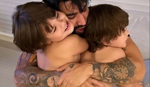 Após susto e hospitalização, Gusttavo Lima surge abraçando filhos: "Meu mundo"