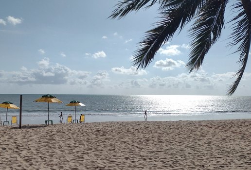Amanhecer na praia de Manaíra, em João Pessoa.