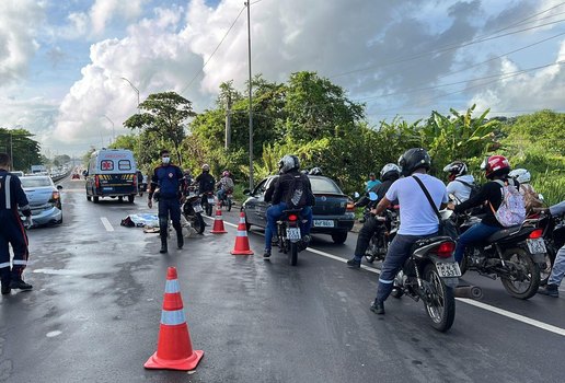 Uma viatura da PRF foi acionada até o local para controlar o fluxo dos veículos