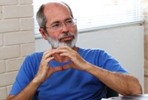 Jornalista e escritor Walter Galvão