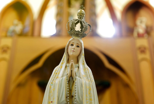 O Dia de Nossa Senhora de Fátima simboliza a importância da fé, da esperança e da intercessão divina em momentos de adversidade (Imagem: Sidney de Almeida | Shutterstock)