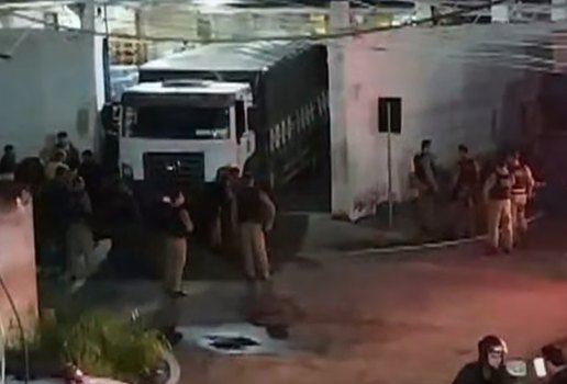 PM cerca galpao assaltado em guarabira
