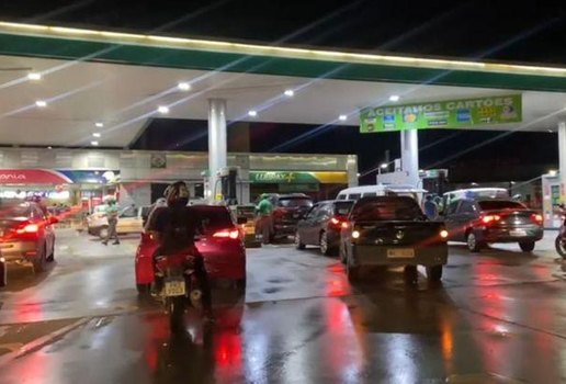 João Pessoa tem fila em postos após anúncio de novo reajuste da gasolina