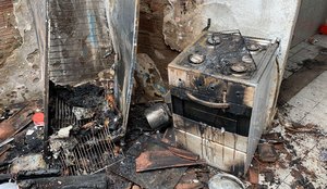 Eletrodomésticos de casa ficaram destruídos após incêndio