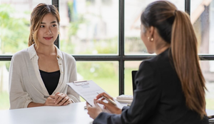 Estar bem-preparado para a entrevista é tão importante quanto ter um bom currículo (Imagem: SaiArLawKa2 | Shutterstock)