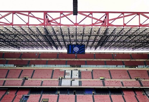 We know the stadium all too well Its time to make the floor shake Forza Inter Inter Verona