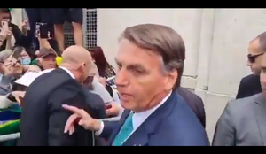Vídeo: Bolsonaro volta a criticar TSE e xinga ministro Barroso