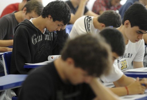 Nesta etapa, os estudantes devem comparecer à instituição de ensino