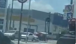 Vídeo mostra PM sendo arrastado para fora de carro durante assalto em João Pessoa