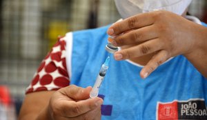 Vacinação conta com 30 locais de imunização nesta sexta