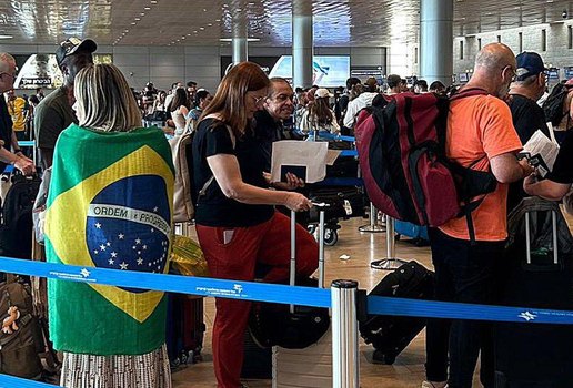 Brasileiros desembarcaram no Brasil na madrugada desta quarta (11)