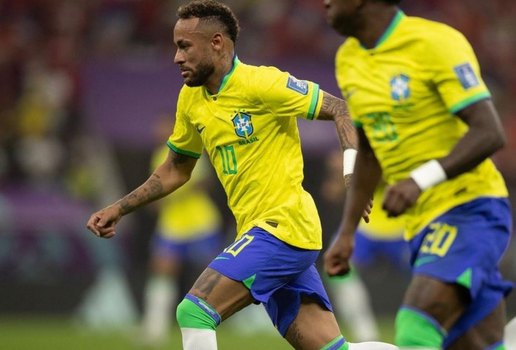 Neymar sofreu uma entorse no tornozelo direito