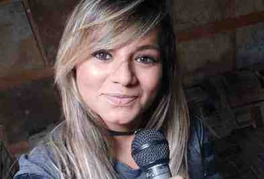 Cantora andreia ribeiro