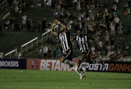 Comemoração do gol do Belo.