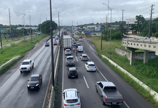 Congestionamento se formou na BR-230