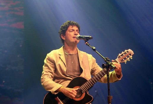 Jorge Vercillo faz show em João Pessoa neste sábado (8)