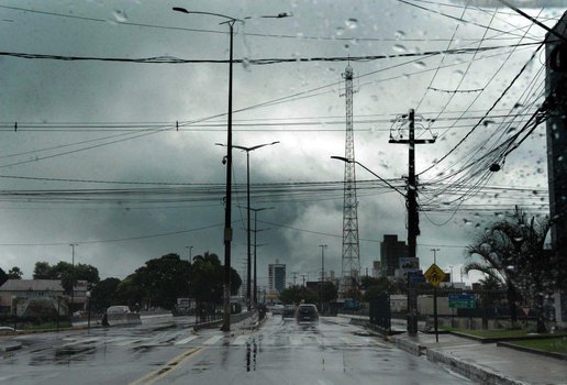 Dia deve ser marcado por muitas chuvas na capital paraibana