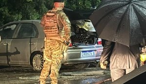 Carro artefatos explosivos praca dos tres poderes foto reproducao X lazarorosa25