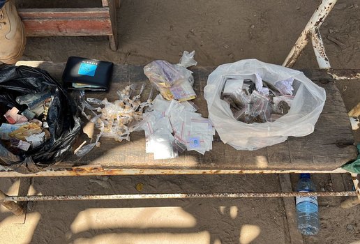 Material apreendido foi encaminhado à Central de Polícia.