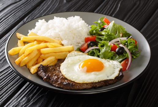 Bife a cavalo (Imagem: Sergii Koval | Shutterstock)