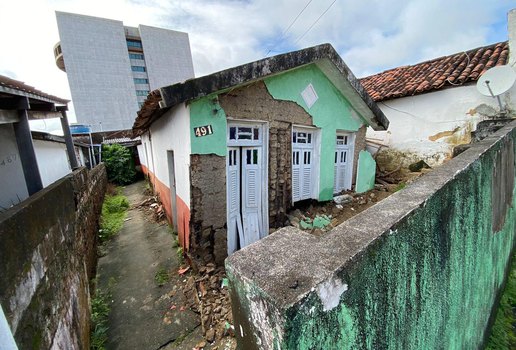 Casa desaba Joao Pessoa Foto Betinho Nascimento RTC