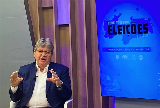 João Azevêdo (PSB) durante entrevista na TV Tambaú.