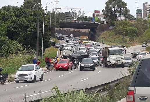 Acidente alca da beira rio